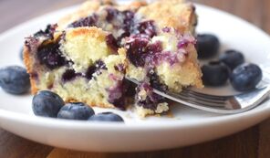 Aunt Linnie’s Blueberry Tea Cake